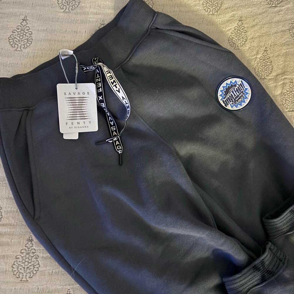 Savage x fenty loungewear set joggers and pullover